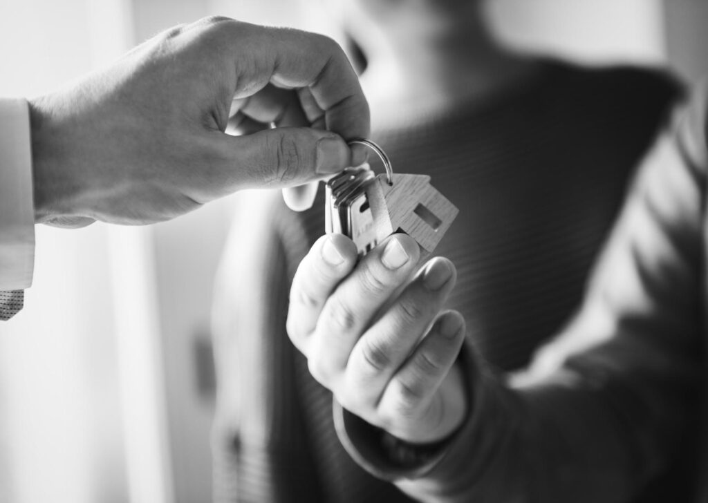 Cómo evitar problemas legales al comprar una vivienda: recomendaciones esenciales